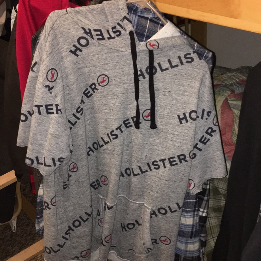 Hollister half sleeve hoodie